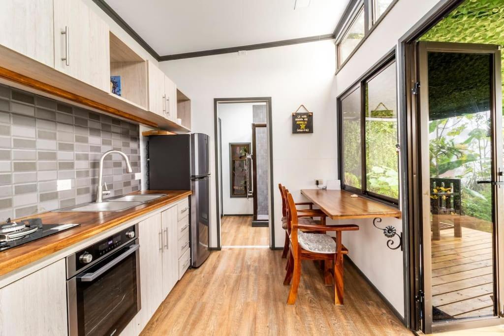 Tiny House Monteverde Exterior photo