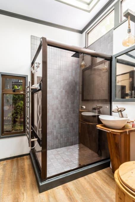 Tiny House Monteverde Exterior photo